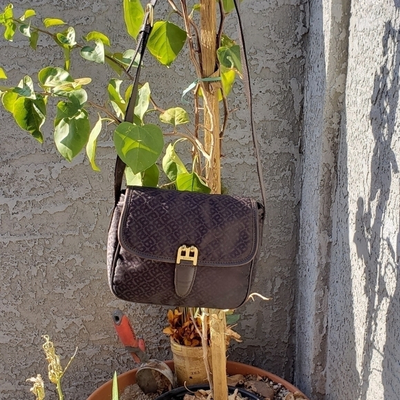 THIS RARE VINTAGE BALLY CROSSBODY BAG - Picture 1 of 11